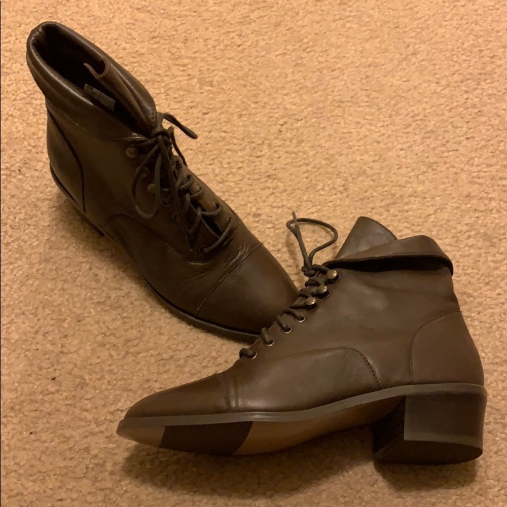 Jennifer Moore Lace Up Boots Sz5